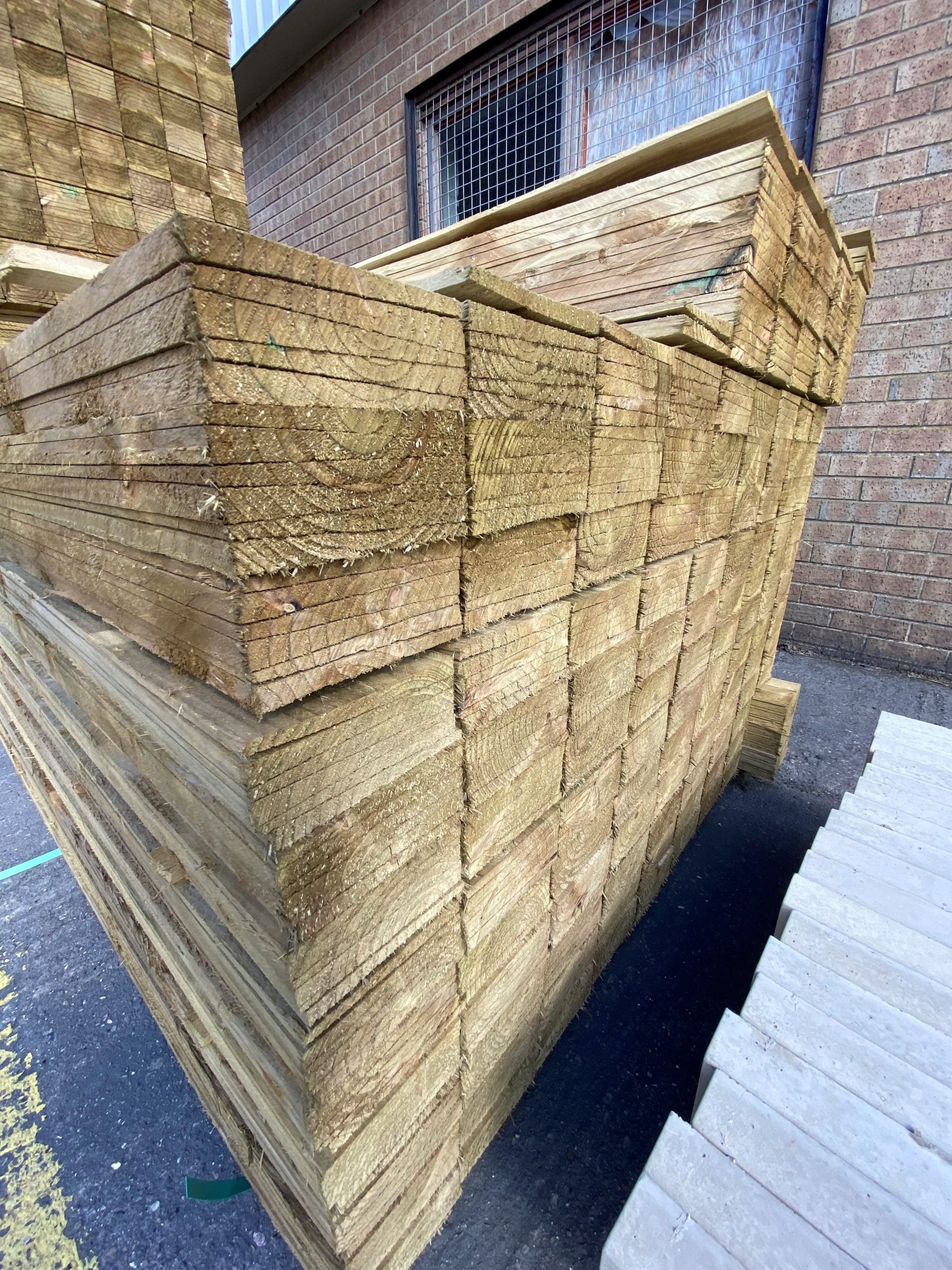 Featheredge Boards - 25mm x 125mm | Bennetts Timber